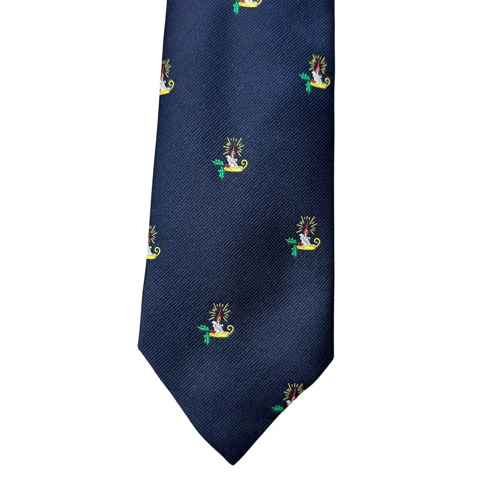 Wilson's Inc Wickford RI Mens Christmas Tie Navy Blue Holiday Candle Silk Blend